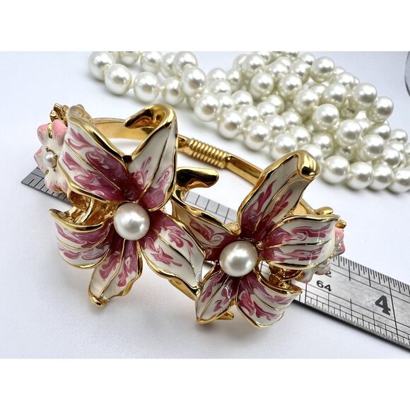 VTG KJL Kenneth Lane Bracelet Pink & White Enameled Flowers Pearls Gold Tone - Picture 14 of 15